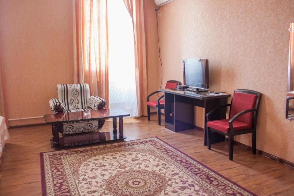Ratmina Hotel Nukus Luaran gambar